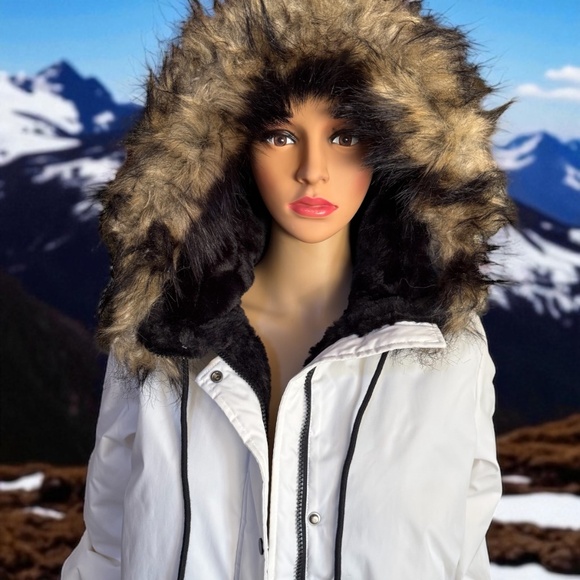Faux Fur Mid-Length Hooded Parka with Large Pockets. NWT - Picture 2 of 14